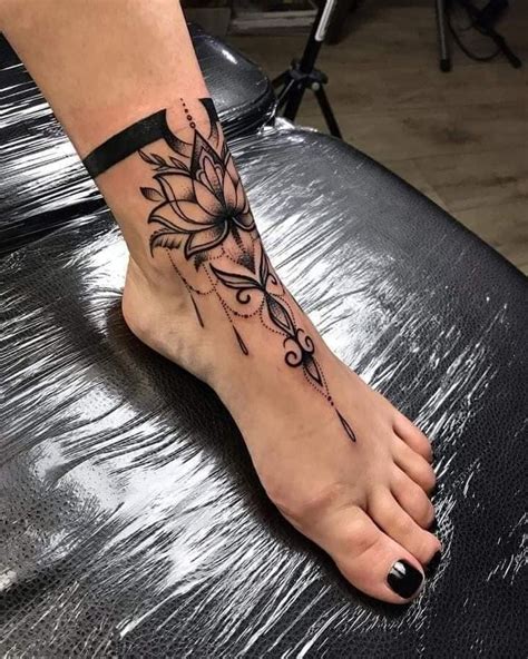 60 Tatuajes en los pies para mujeres y consejos para。